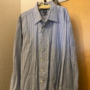Gap blue print men’s dress shirt